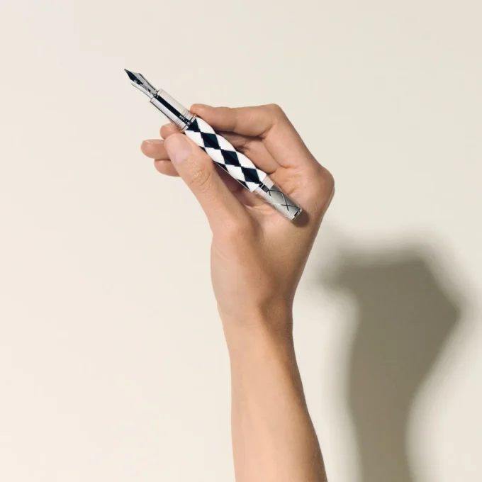 Great Characters Homage to Queen Limited Edition 1975